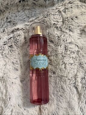 Bath & Body Works Sweetest Song Fine Fragrance Mist - Pink with Gold Accents